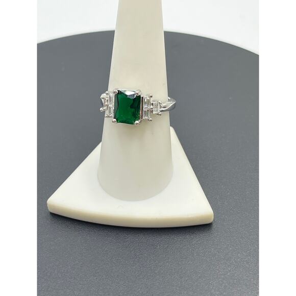 Sterling Silver Rhodium Plated Emerald Cut Green CZ Stone Baguette Side CZ 8.25 - Picture 3 of 11